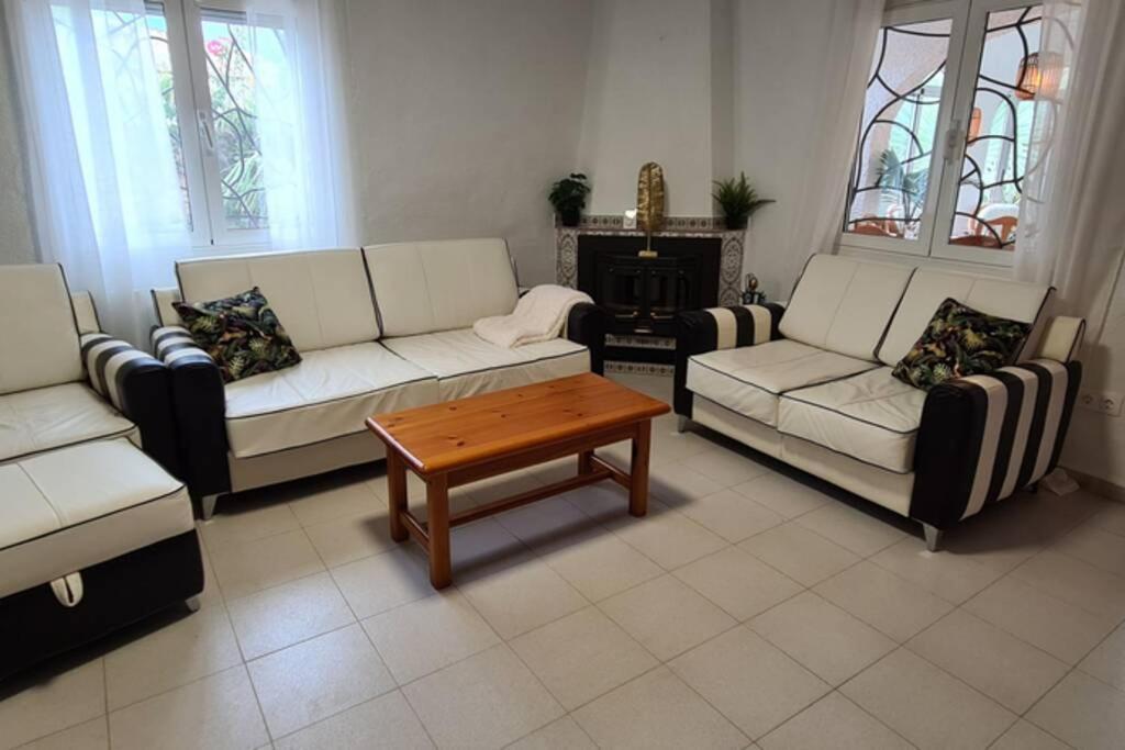 Tropical Paradise Villa In Torrevieja Ngoại thất bức ảnh